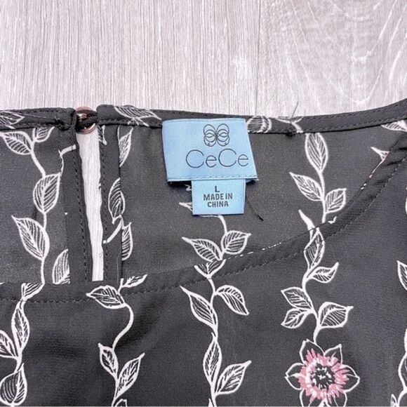 Black Ruffle Sleeve Top L - Picture 3 of 6